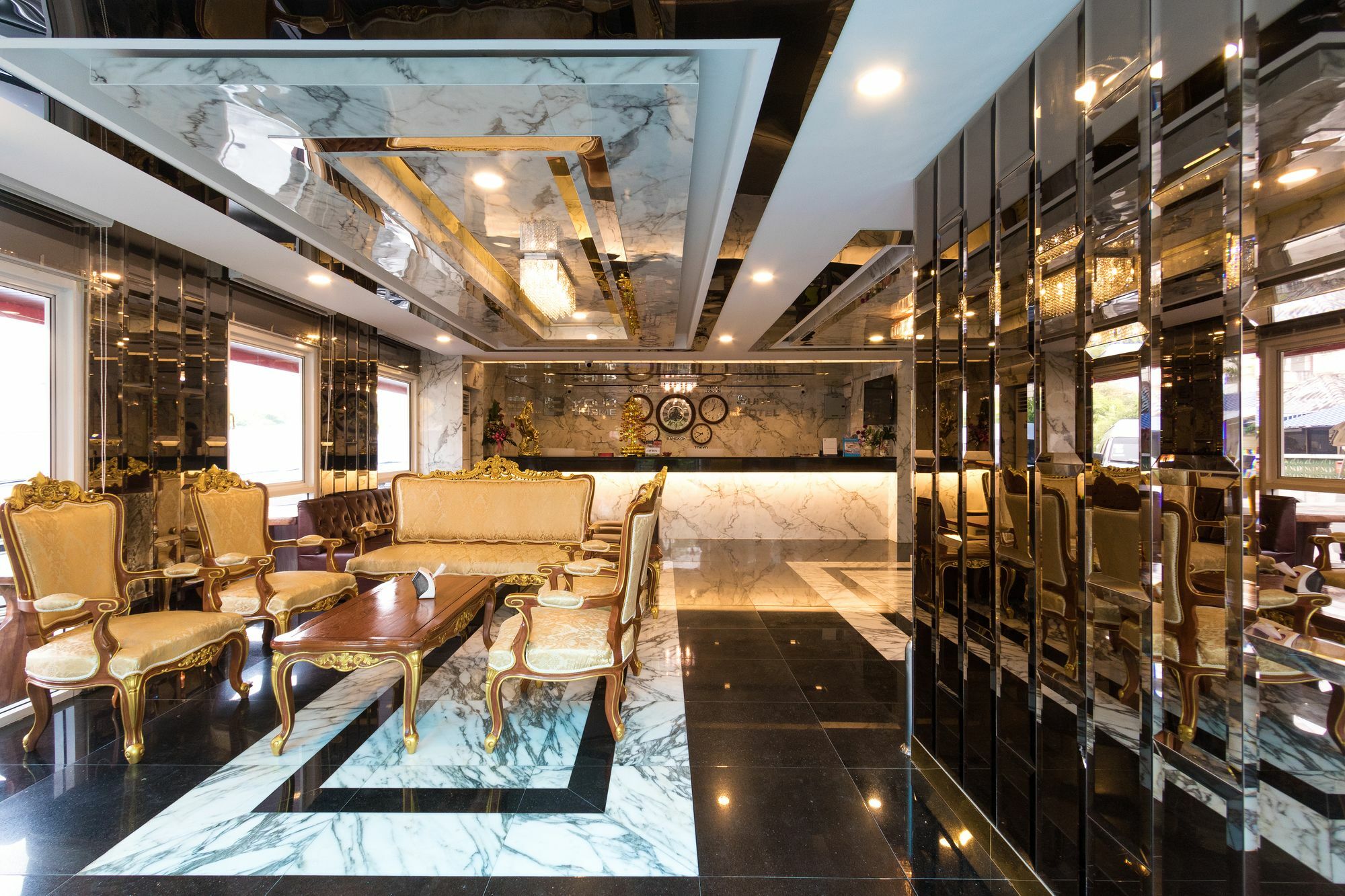 B-your Don Mueang Airport Khách sạn 4*